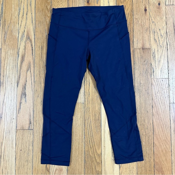 Lululemon Pace Rival Crop 22” in Midnight Navy Size 8 - Picture 3 of 6